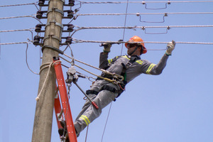 Eletricista_de_distribui%c3%a7%c3%a3o